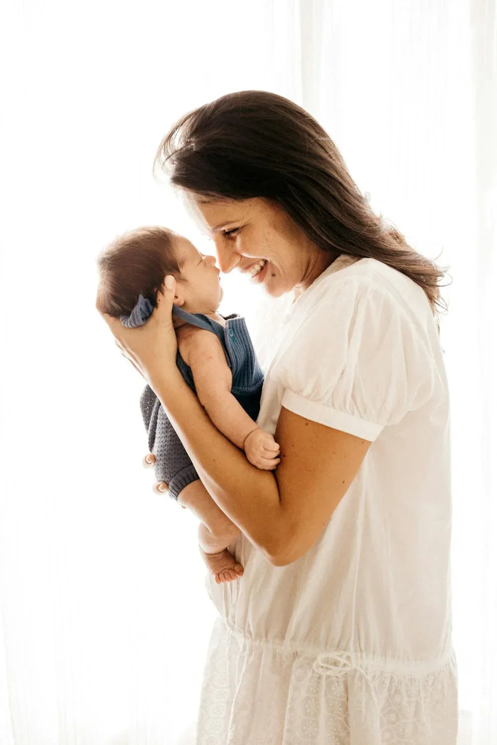 Maman, je te vois... ou presque ! : comprendre la vision de bébé et l'accompagner tout en douceur